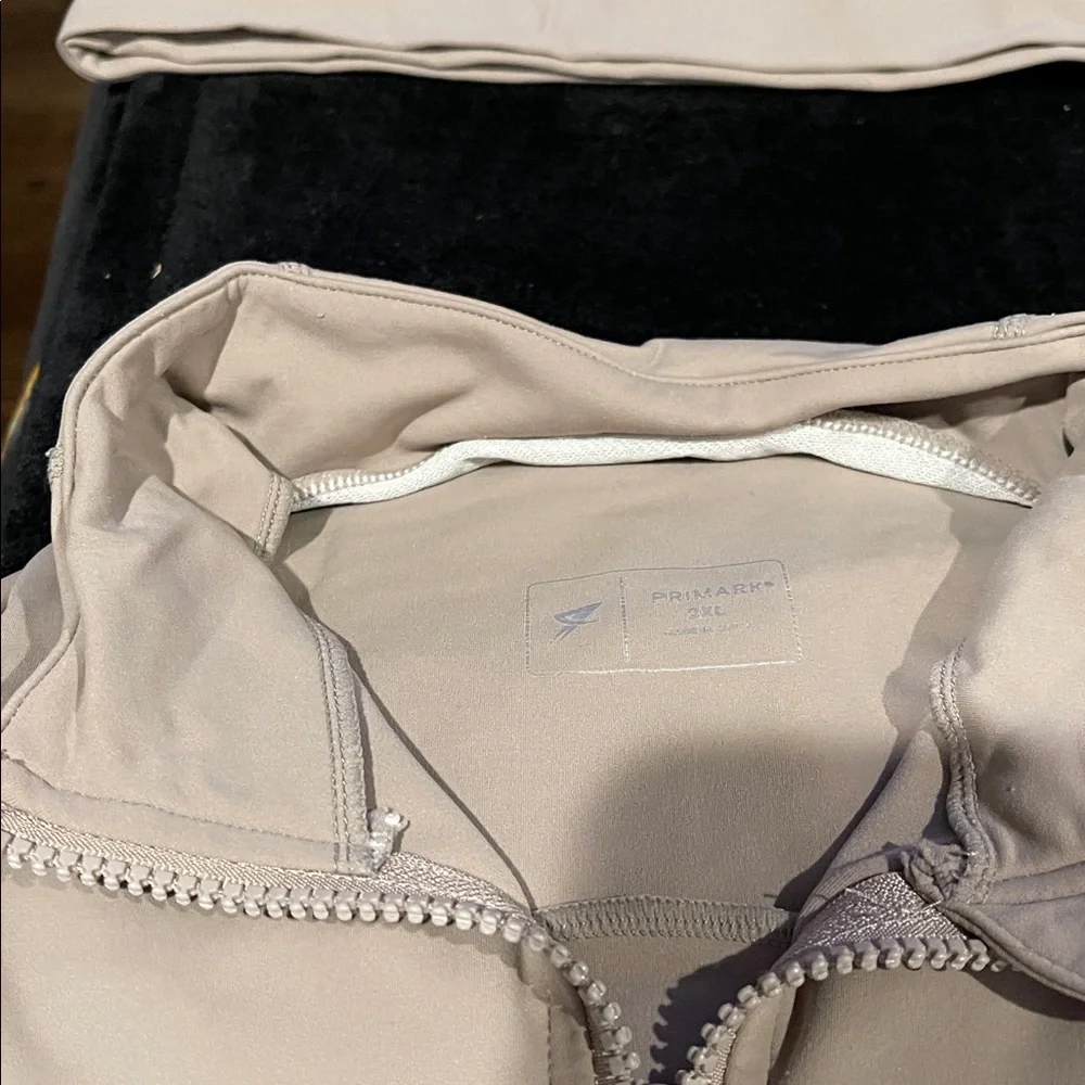 Primark Light Tan Zip-Up Jacket xxL pants are a large tee shirt is small 3 pice - Picture 4 of 6